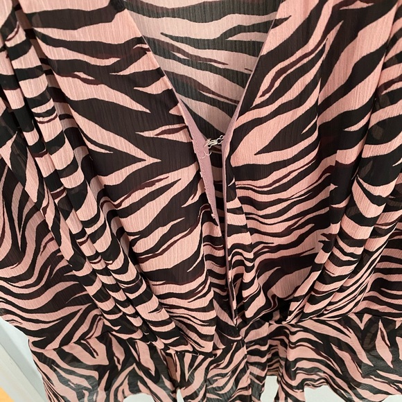 NWT flirty too - Picture 2 of 5